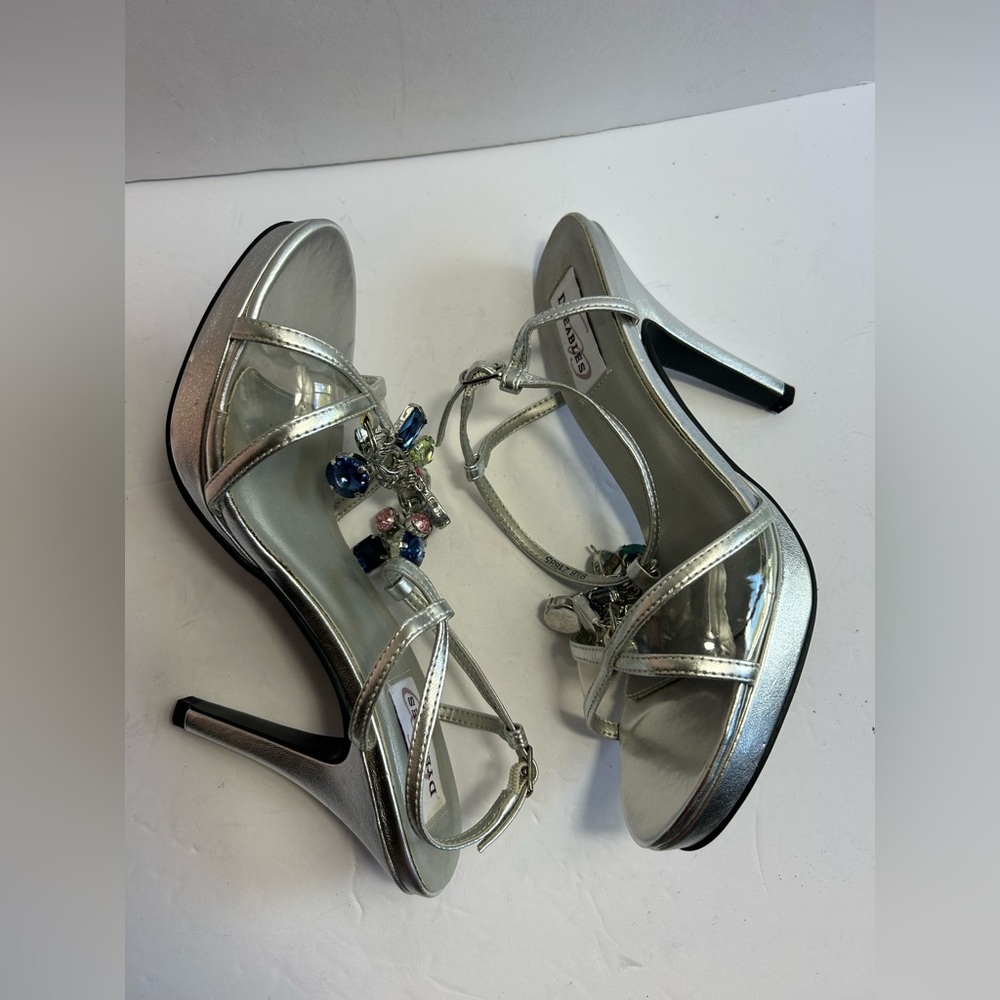 Dyeables “Maria” Silver Platform Sandals – Size 9.5B - Picture 5 of 16